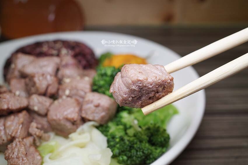 【永和美食】『72度C舒肥健康餐 永和保平店』近樂華夜市/選擇多元、料多豐富/健康美味水煮餐/百元平價、高C