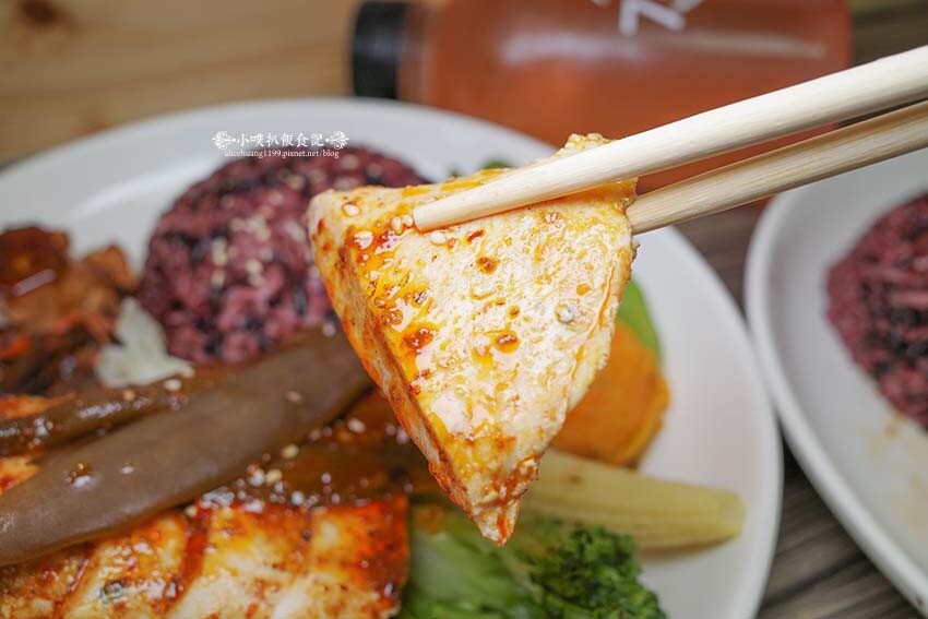 【永和美食】『72度C舒肥健康餐 永和保平店』近樂華夜市/選擇多元、料多豐富/健康美味水煮餐/百元平價、高C