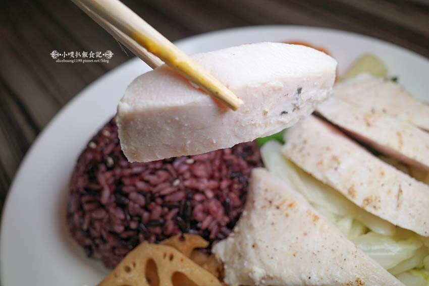 【永和美食】『72度C舒肥健康餐 永和保平店』近樂華夜市/選擇多元、料多豐富/健康美味水煮餐/百元平價、高C