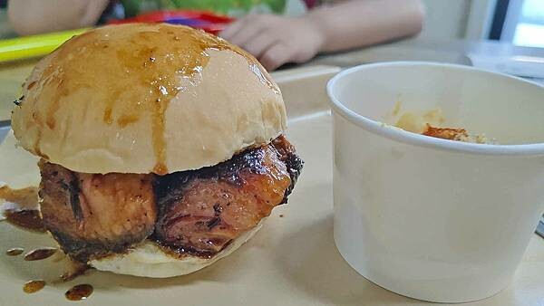 Bogart's Smokehouse Taipei (美式木柴烤肉屋)｜還沒有開店大排長龍！爆人氣的道地美式烤肉店