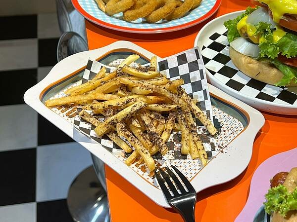 *(高雄薯條)CarpeDiem吃吧~經典雙層牛肉堡、巧克力