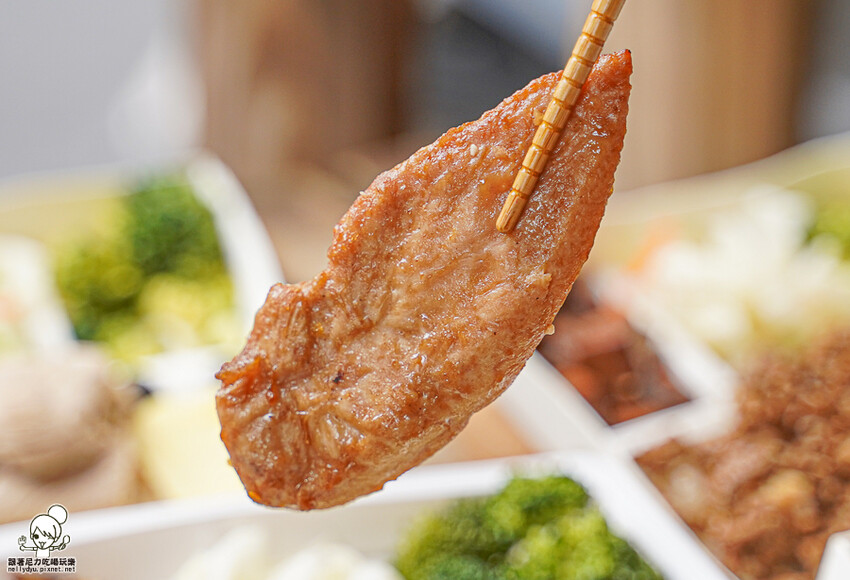 北高雄日式便當 紅蕃茄日式便當專賣店，澎派爽口多樣式餐盒、商務便當、左營便當推薦 - 跟著尼力吃喝玩樂＆親子生活