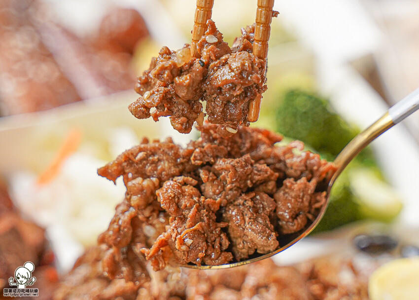 北高雄日式便當 紅蕃茄日式便當專賣店，澎派爽口多樣式餐盒、商務便當、左營便當推薦 - 跟著尼力吃喝玩樂＆親子生活