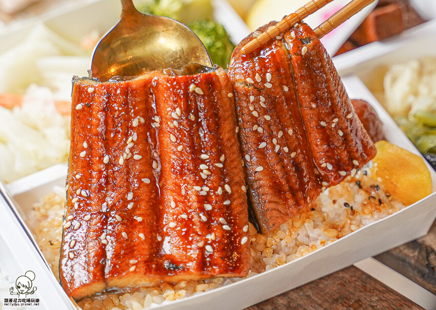 北高雄日式便當 紅蕃茄日式便當專賣店，澎派爽口多樣式餐盒、商務便當、左營便當推薦 - 跟著尼力吃喝玩樂＆親子生活