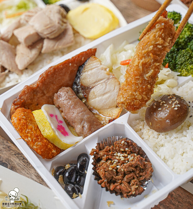 北高雄日式便當 紅蕃茄日式便當專賣店，澎派爽口多樣式餐盒、商務便當、左營便當推薦 - 跟著尼力吃喝玩樂＆親子生活