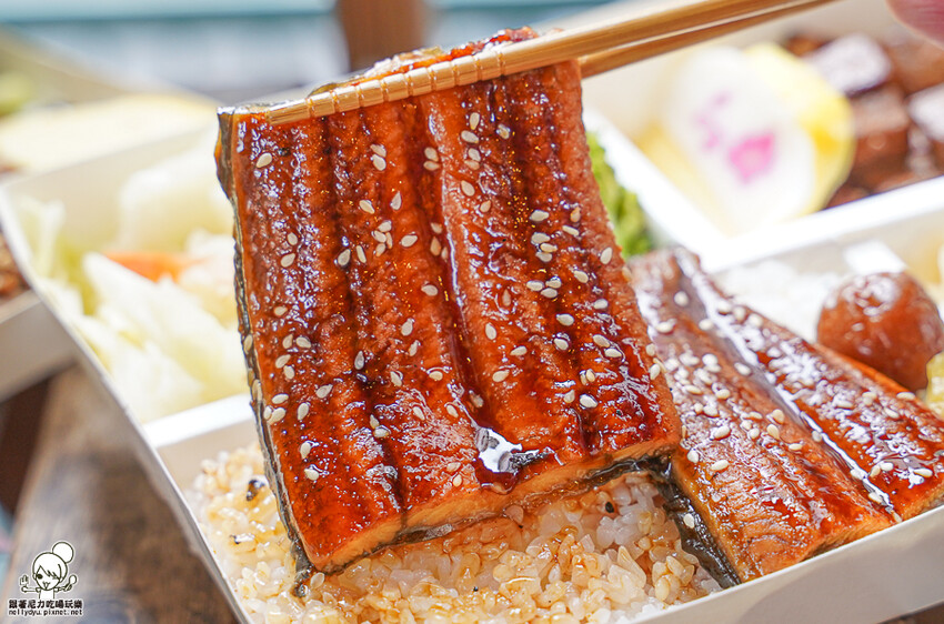 北高雄日式便當 紅蕃茄日式便當專賣店，澎派爽口多樣式餐盒、商務便當、左營便當推薦 - 跟著尼力吃喝玩樂＆親子生活