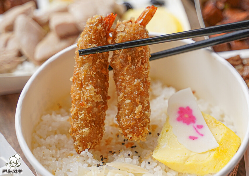 北高雄日式便當 紅蕃茄日式便當專賣店，澎派爽口多樣式餐盒、商務便當、左營便當推薦 - 跟著尼力吃喝玩樂＆親子生活