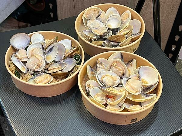 ＊（瑞豐美食）初番商行瑞豐夜市～現點現煮不加鹽超鮮甜！鮮爆蛤