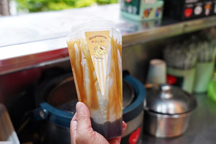 超萌三麗鷗登場!9款免費杯快收集,浮雕恰好瓶只要38元~還有6款超限量聯名商品