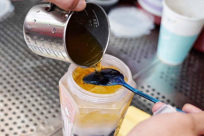 超萌三麗鷗登場!9款免費杯快收集,浮雕恰好瓶只要38元~還有6款超限量聯名商品