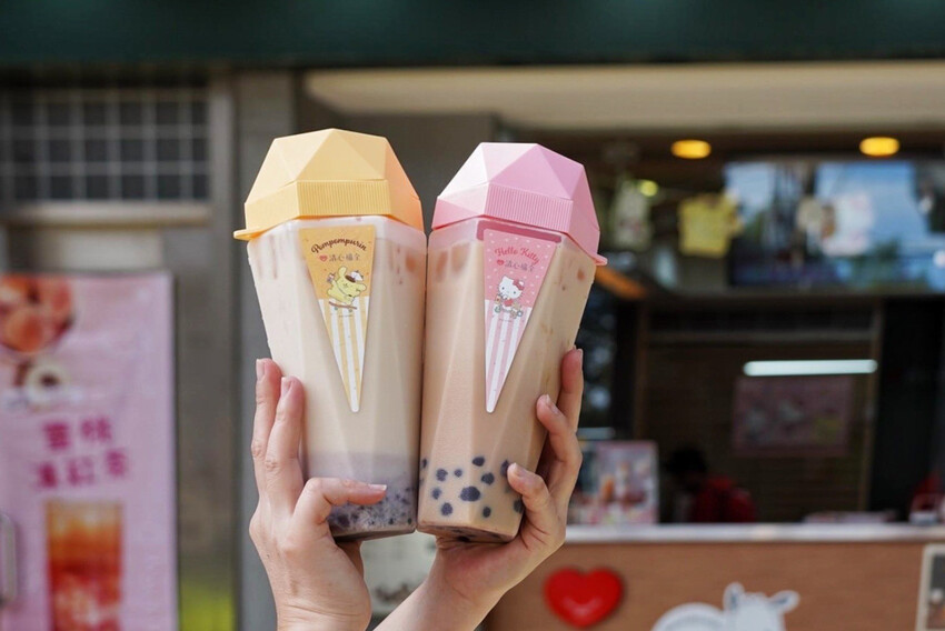 超萌三麗鷗登場!9款免費杯快收集,浮雕恰好瓶只要38元~還有6款超限量聯名商品
