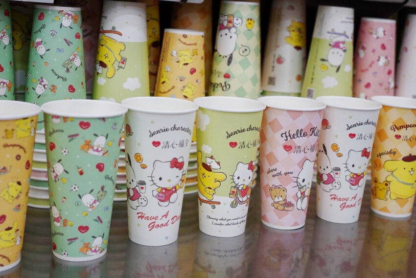 超萌三麗鷗登場!9款免費杯快收集,浮雕恰好瓶只要38元~還有6款超限量聯名商品