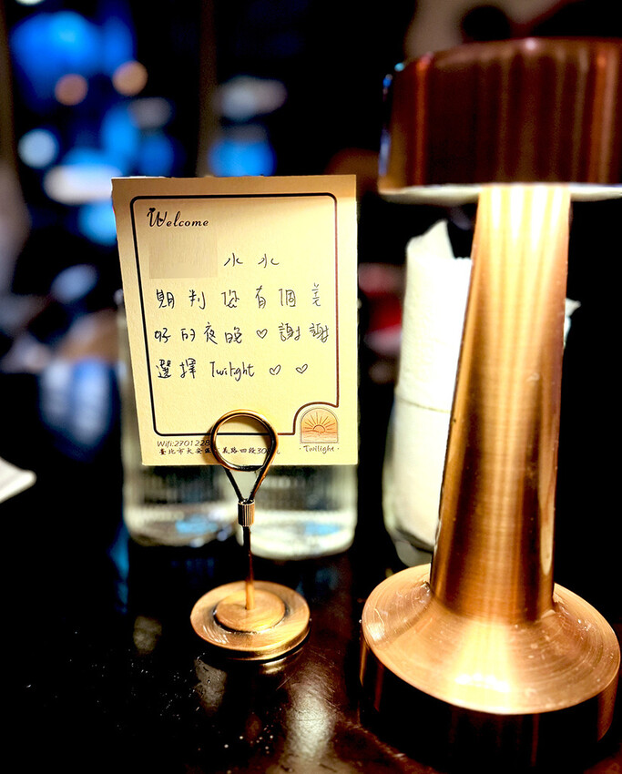 [台北-大安] 信義安和站彷彿置身於歐洲的Twilight餐