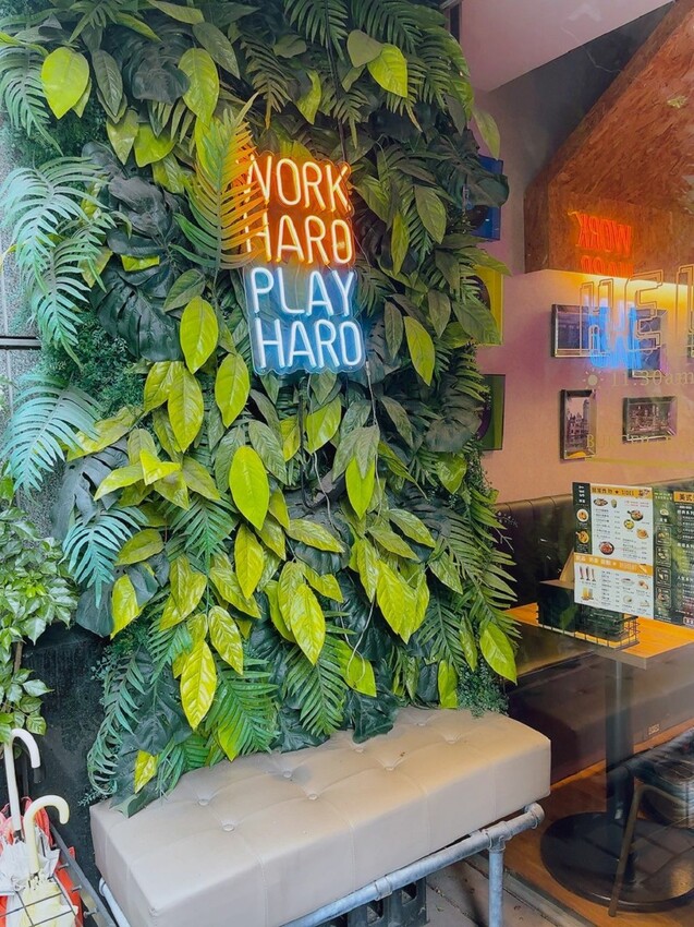 台北信義區美食推薦！林斯漢堡不只美式漢堡必吃，經典豬腳與早午餐拼盤。