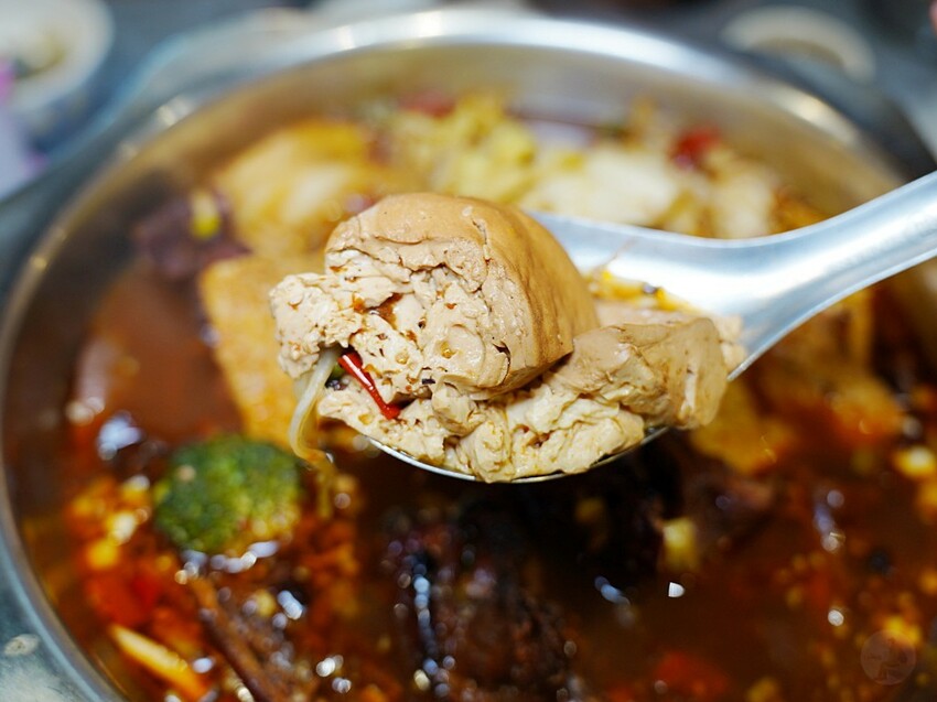 台南市善化區LA 墨川四川樟茶烤鴨 樟茶烤鴨必吃！台南烤鴨餐廳TOP首選｜2025台南聚餐推薦