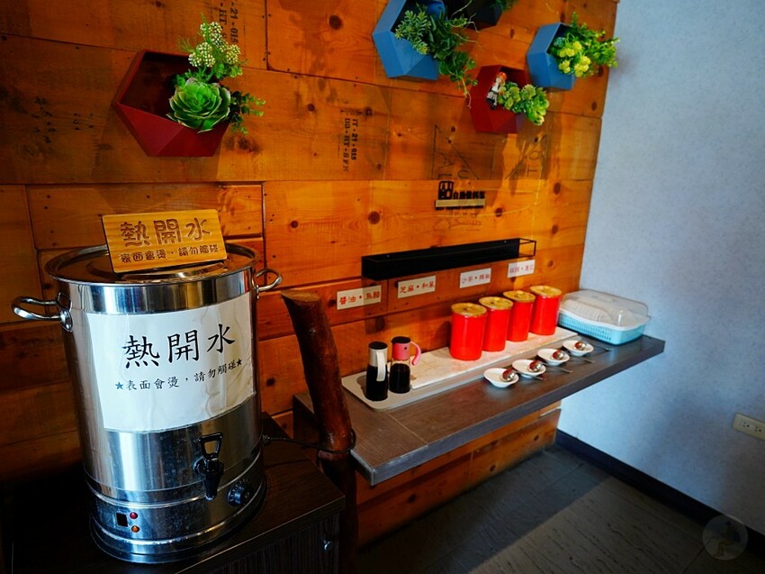 台南市善化區LA 墨川四川樟茶烤鴨 樟茶烤鴨必吃！台南烤鴨餐廳TOP首選｜2025台南聚餐推薦