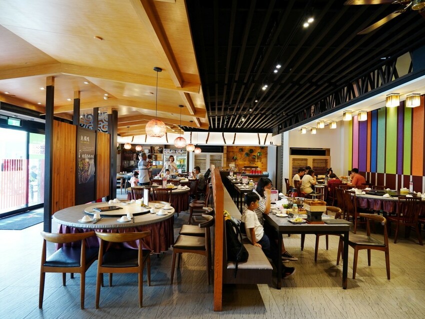 台南市善化區LA 墨川四川樟茶烤鴨 樟茶烤鴨必吃！台南烤鴨餐廳TOP首選｜2025台南聚餐推薦