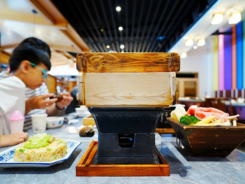 台南市善化區LA 墨川四川樟茶烤鴨 樟茶烤鴨必吃！台南烤鴨餐廳TOP首選｜2025台南聚餐推薦