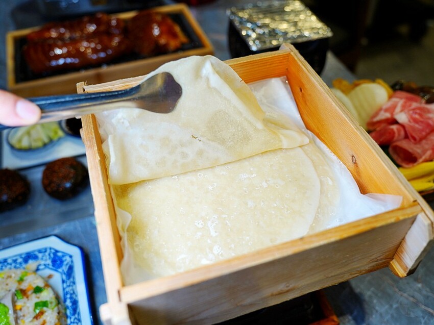 台南市善化區LA 墨川四川樟茶烤鴨 樟茶烤鴨必吃！台南烤鴨餐廳TOP首選｜2025台南聚餐推薦