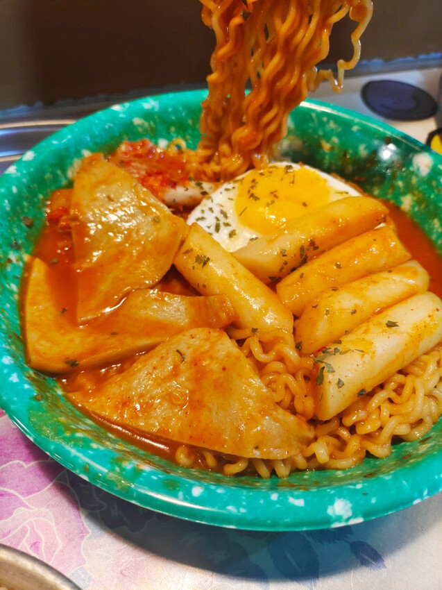 台南平價韓式小吃│韓湘辣炒年糕│銅板價50元起司湯飯│一個人