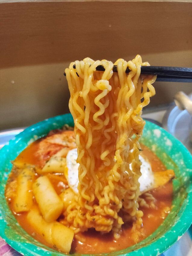 台南平價韓式小吃│韓湘辣炒年糕│銅板價50元起司湯飯│一個人