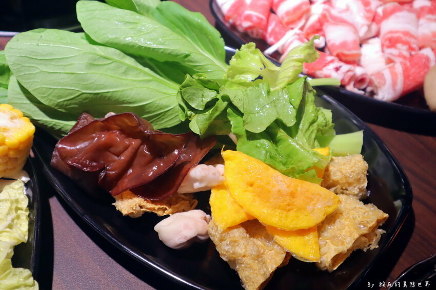 台中羊肉爐吃到飽，當月壽星只要500元，超過60種食材隨你吃，羊肋排、羊大骨、羊腳筋超驚艷