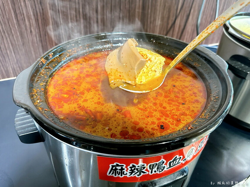 台中羊肉爐吃到飽，當月壽星只要500元，超過60種食材隨你吃，羊肋排、羊大骨、羊腳筋超驚艷