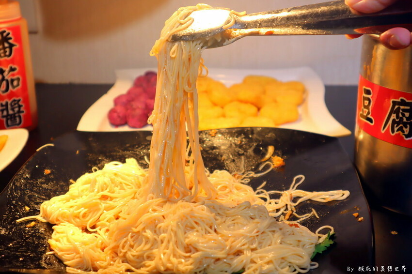 台中羊肉爐吃到飽，當月壽星只要500元，超過60種食材隨你吃，羊肋排、羊大骨、羊腳筋超驚艷