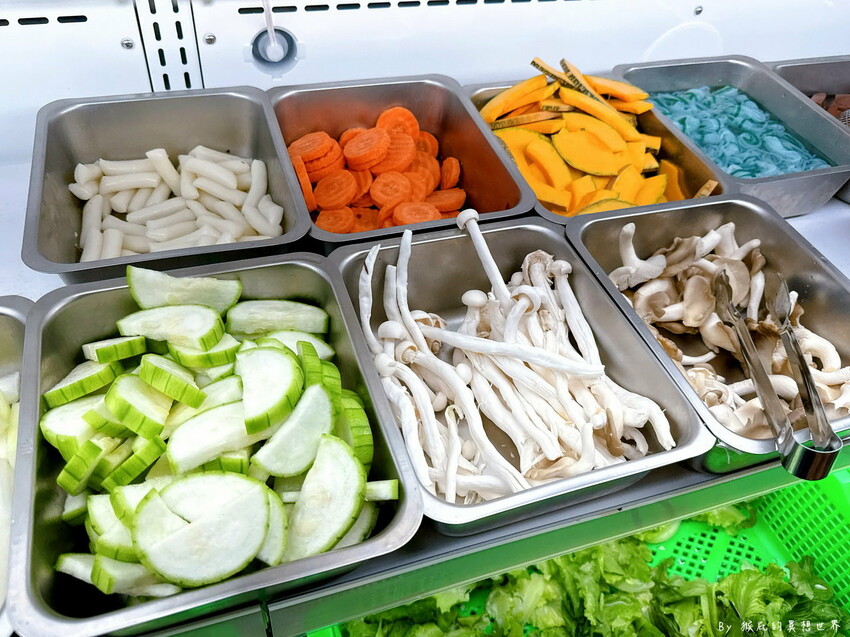 台中羊肉爐吃到飽，當月壽星只要500元，超過60種食材隨你吃，羊肋排、羊大骨、羊腳筋超驚艷