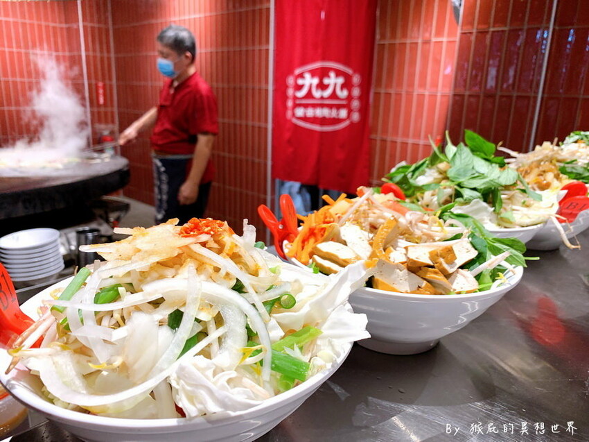 台中羊肉爐吃到飽，當月壽星只要500元，超過60種食材隨你吃，羊肋排、羊大骨、羊腳筋超驚艷