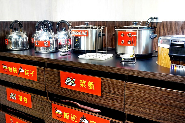 /tmp/phpDNAPhB /tmp/phpDNAPhB