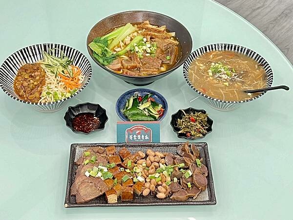 ＋（左營美食）芳雲齊魯家牛肉麵～吮指回味眷村美味！ 精燉牛三