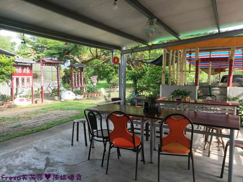 楠西景點│沁涼芒果冰咖啡「行動城堡二館－幸福芒果冰」豐盛水果餐「果農之家」國宴果乾伴手禮「玉井之門」