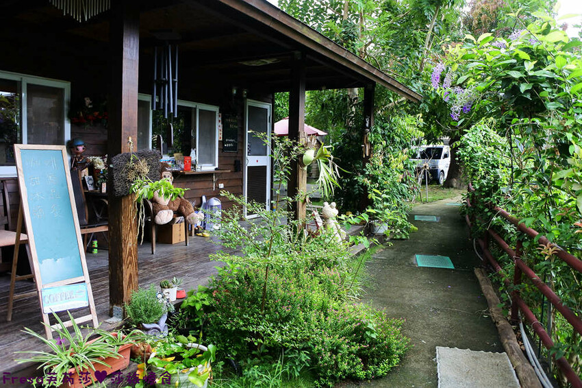 楠西景點│沁涼芒果冰咖啡「行動城堡二館－幸福芒果冰」豐盛水果餐「果農之家」國宴果乾伴手禮「玉井之門」