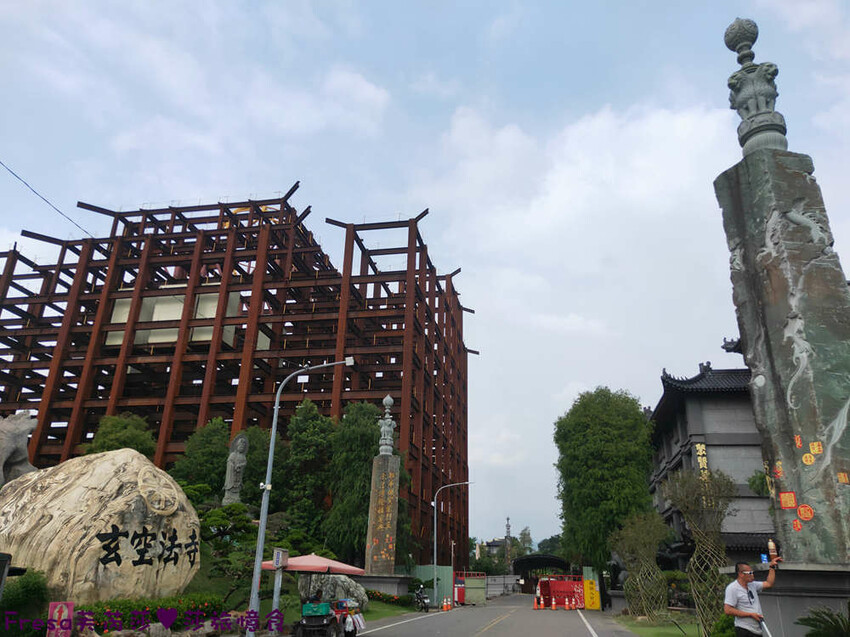 楠西景點│沁涼芒果冰咖啡「行動城堡二館－幸福芒果冰」豐盛水果餐「果農之家」國宴果乾伴手禮「玉井之門」