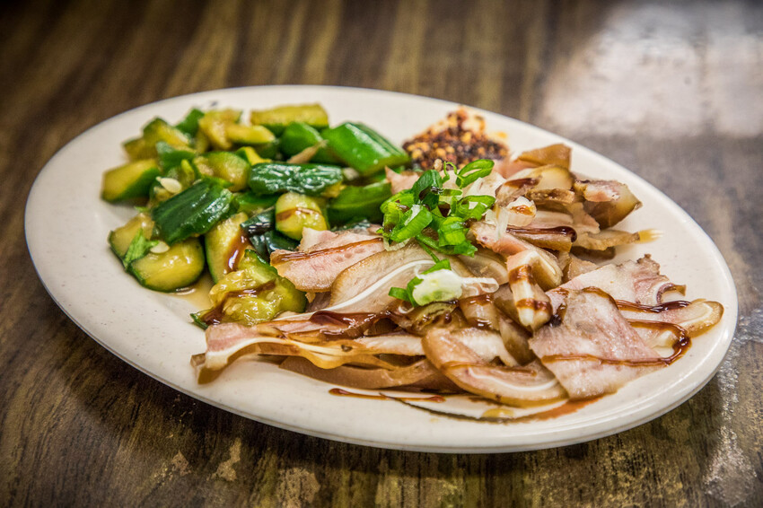 宜蘭縣羅東鎮羅東帝爺廟口喥咕麵｜據說排隊會等到打磕睡的乾拌麵，餛飩魚丸湯必點！