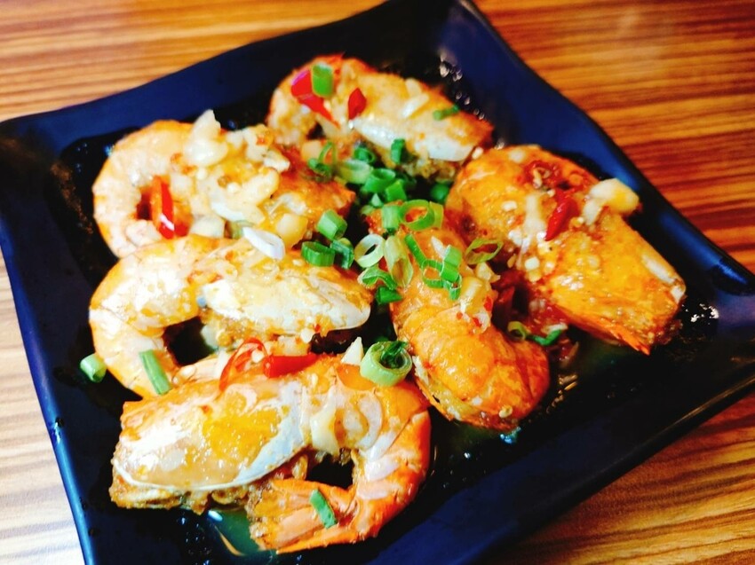 新北市蘆洲區[蘆洲燒烤推薦]新鮮現撈泰國蝦！蘆洲MK串燒居酒屋