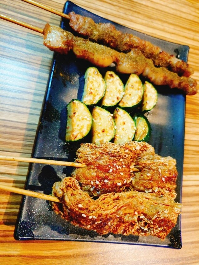 新北市蘆洲區[蘆洲燒烤推薦]新鮮現撈泰國蝦！蘆洲MK串燒居酒屋