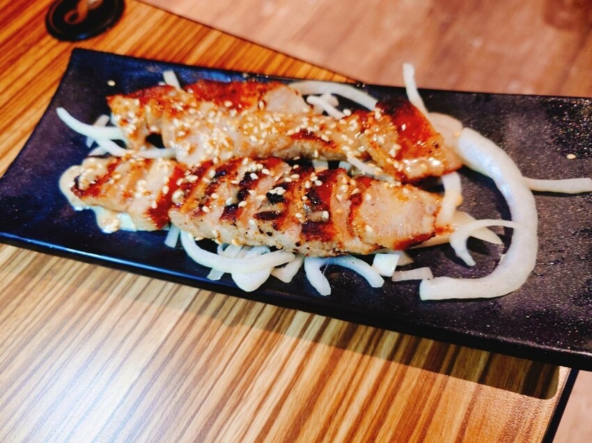 新北市蘆洲區[蘆洲燒烤推薦]新鮮現撈泰國蝦！蘆洲MK串燒居酒屋