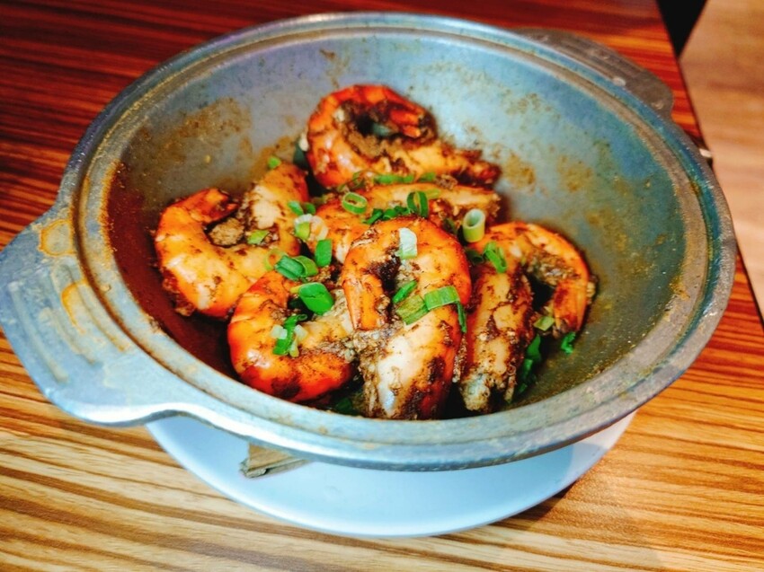 新北市蘆洲區[蘆洲燒烤推薦]新鮮現撈泰國蝦！蘆洲MK串燒居酒屋