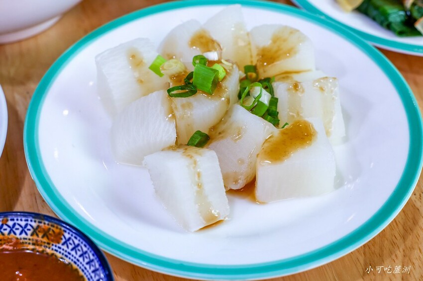 請筆記，超好吃又好看的雞腿飯只要100元超推薦！手工餛飩也很強～