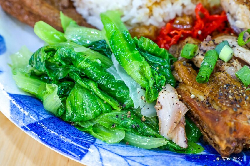 請筆記，超好吃又好看的雞腿飯只要100元超推薦！手工餛飩也很強～