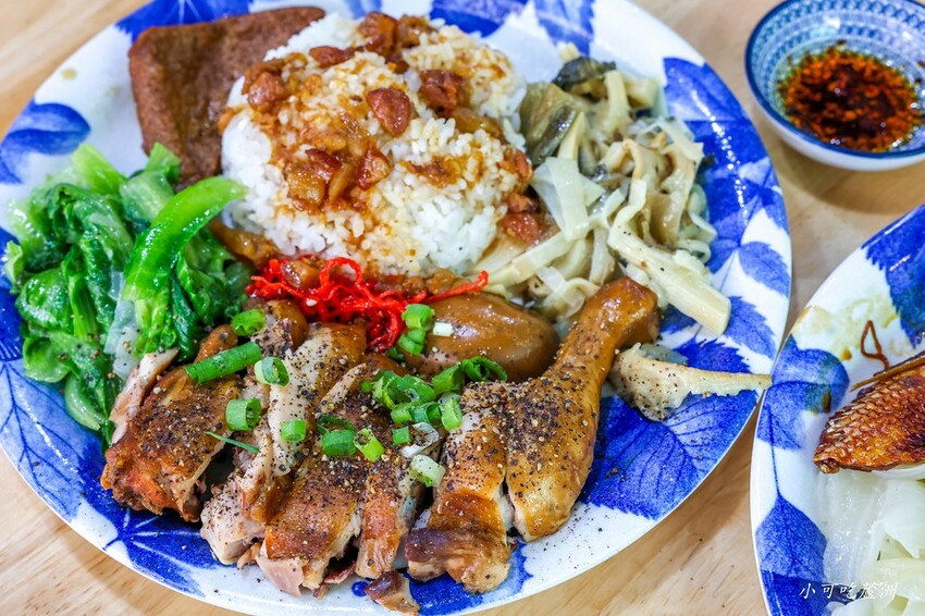 請筆記，超好吃又好看的雞腿飯只要100元超推薦！手工餛飩也很強～