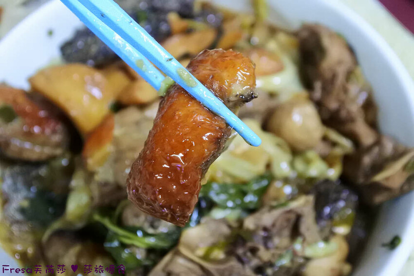 嘉義市東區嘉義烤鴨【蔡氏鴨庒】蘭潭附近美食「一鴨三吃」片鴨醬炒＋薑母鴨！秋冬溫補滿料又暖心│限定外帶│東區美食