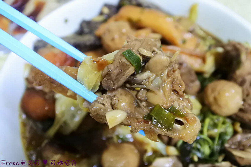 嘉義市東區嘉義烤鴨【蔡氏鴨庒】蘭潭附近美食「一鴨三吃」片鴨醬炒＋薑母鴨！秋冬溫補滿料又暖心│限定外帶│東區美食