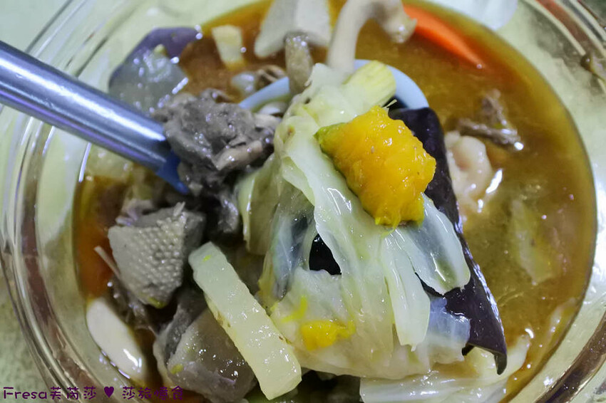 嘉義市東區嘉義烤鴨【蔡氏鴨庒】蘭潭附近美食「一鴨三吃」片鴨醬炒＋薑母鴨！秋冬溫補滿料又暖心│限定外帶│東區美食