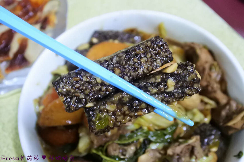 嘉義市東區嘉義烤鴨【蔡氏鴨庒】蘭潭附近美食「一鴨三吃」片鴨醬炒＋薑母鴨！秋冬溫補滿料又暖心│限定外帶│東區美食