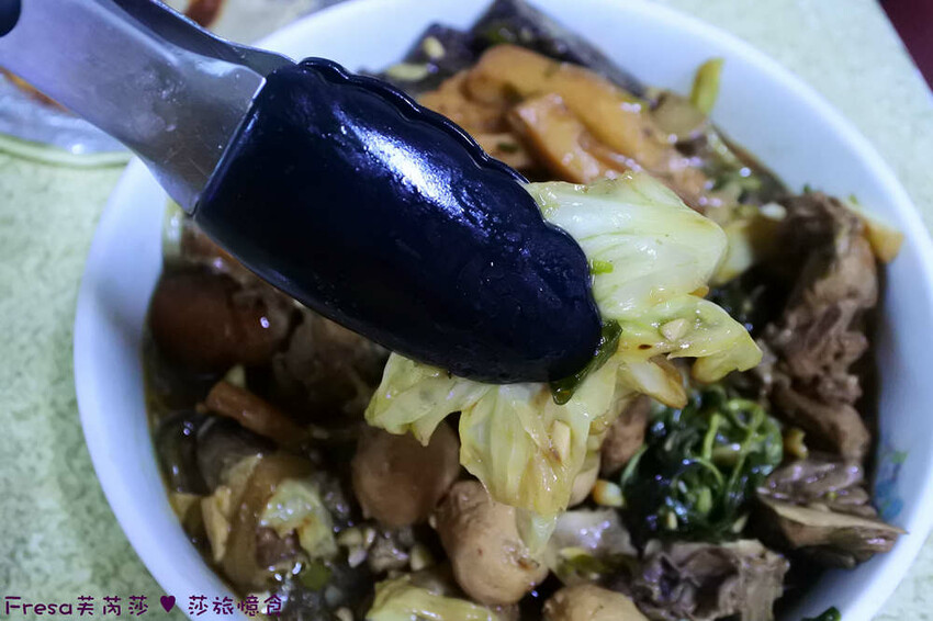 嘉義市東區嘉義烤鴨【蔡氏鴨庒】蘭潭附近美食「一鴨三吃」片鴨醬炒＋薑母鴨！秋冬溫補滿料又暖心│限定外帶│東區美食