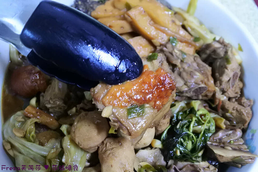 嘉義市東區嘉義烤鴨【蔡氏鴨庒】蘭潭附近美食「一鴨三吃」片鴨醬炒＋薑母鴨！秋冬溫補滿料又暖心│限定外帶│東區美食