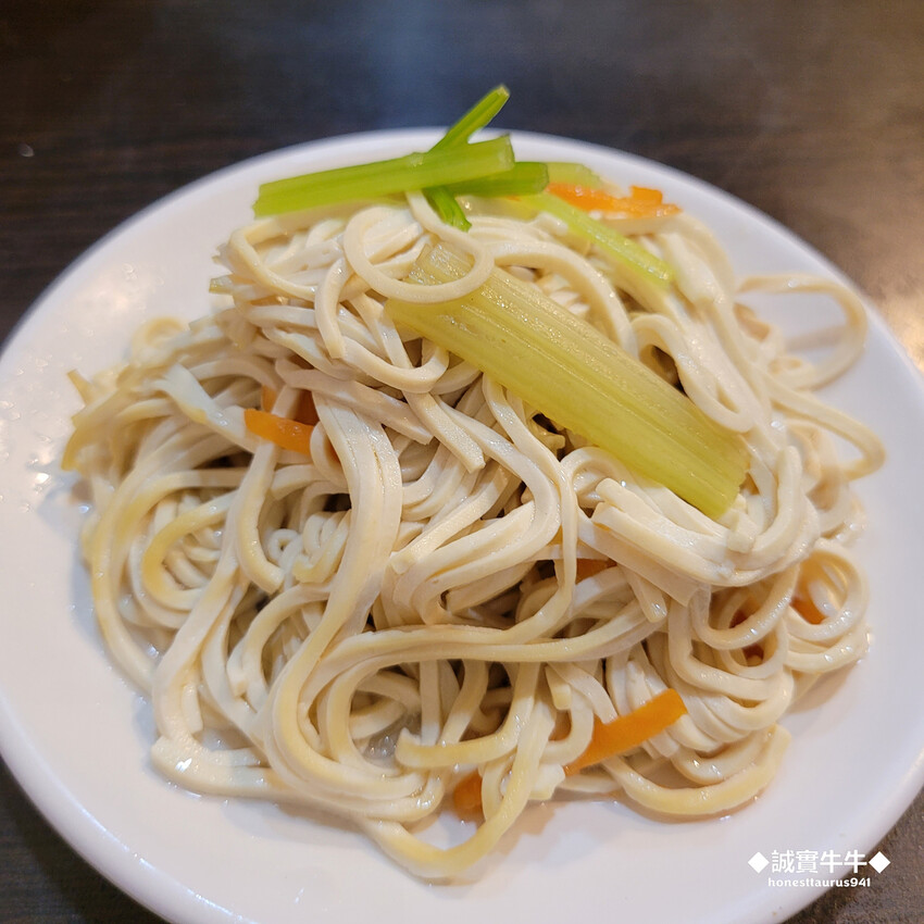 台北車站美食：中正區美食《雲客來山西刀削麵館》台北牛肉麵節 平價牛肉麵
